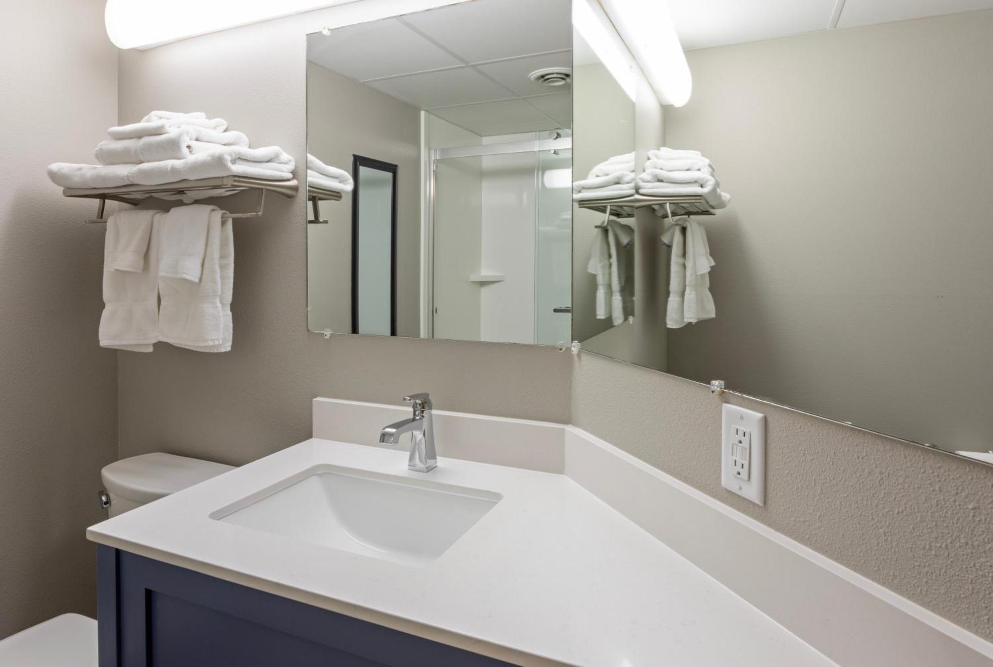Paynesville Inn & Suites Room photo